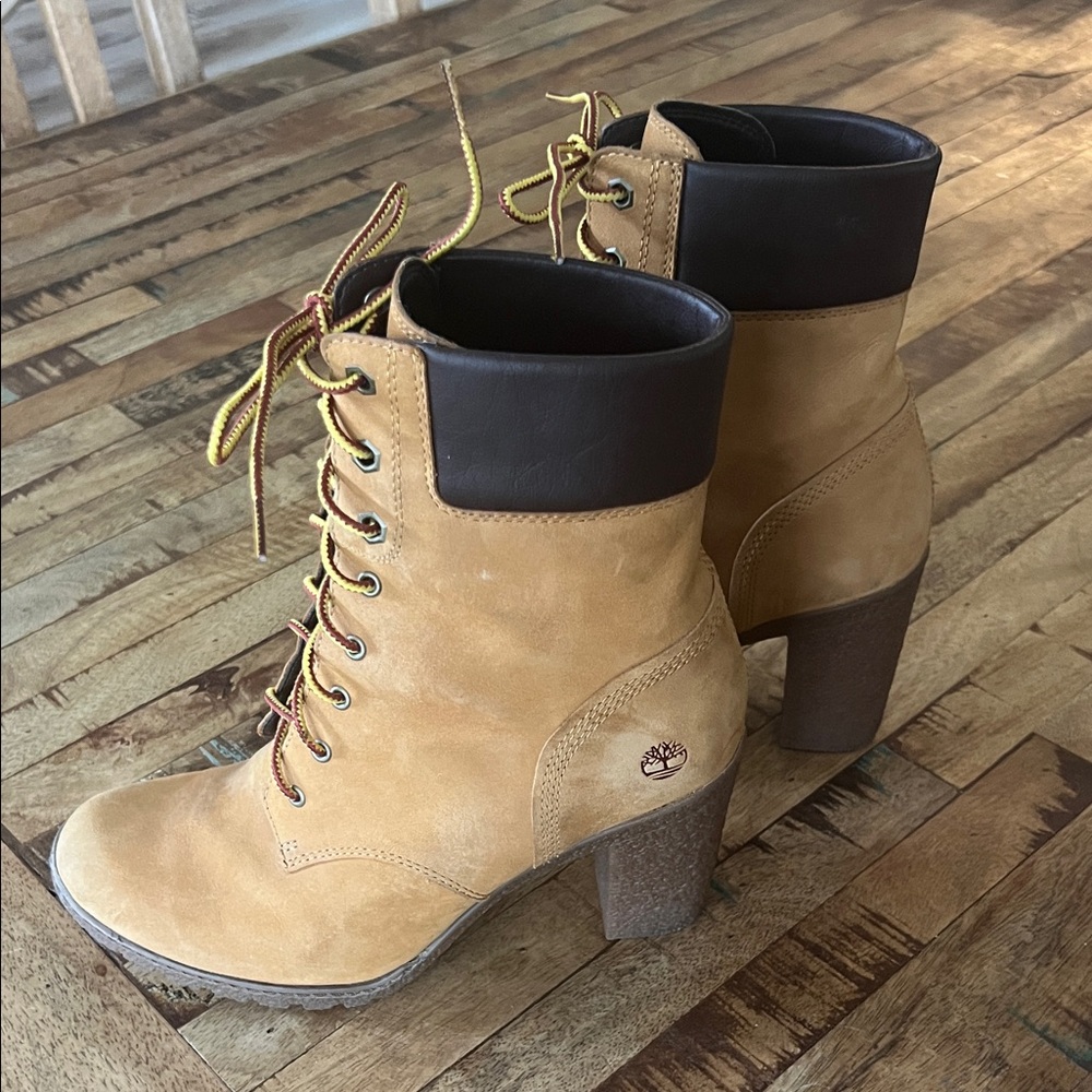 Timberland Women's Tan and Black Heeled Boots
